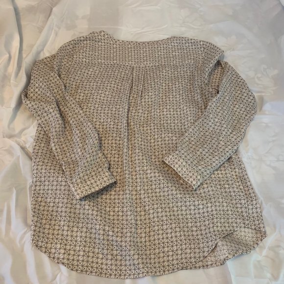 Intercontinental Apparel Inc Ivory and Black Blouse - Picture 9 of 16